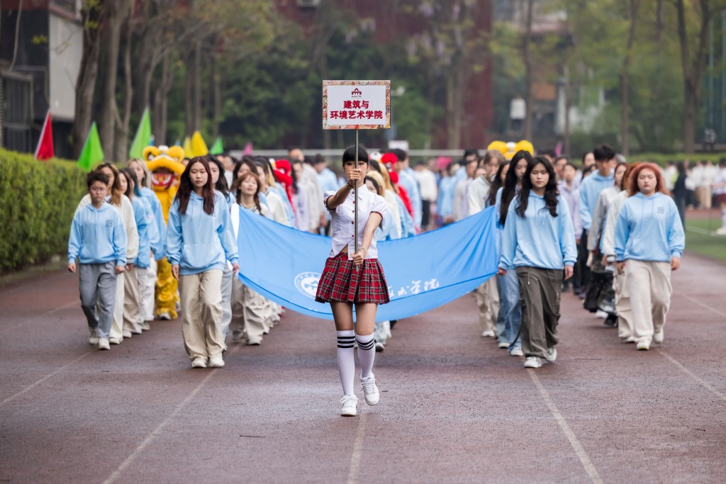 以体增智浸美感反哺艺术创造力丨多图直击春季运动会方阵表演
