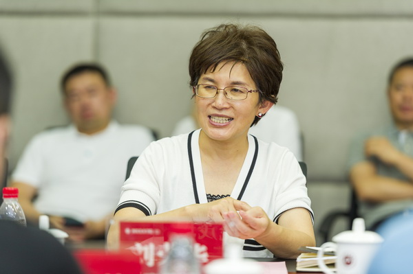 四川天府新区成都党工委副书记刘荣华一行来校交流考察